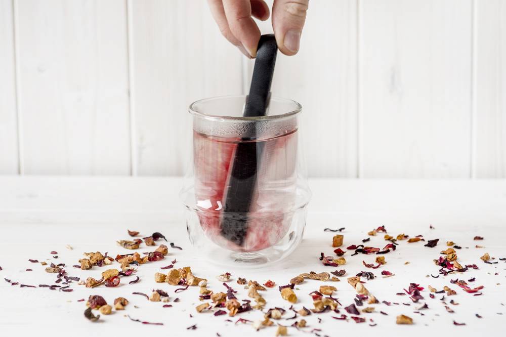 Kinto Loop Tea Strainer (black)